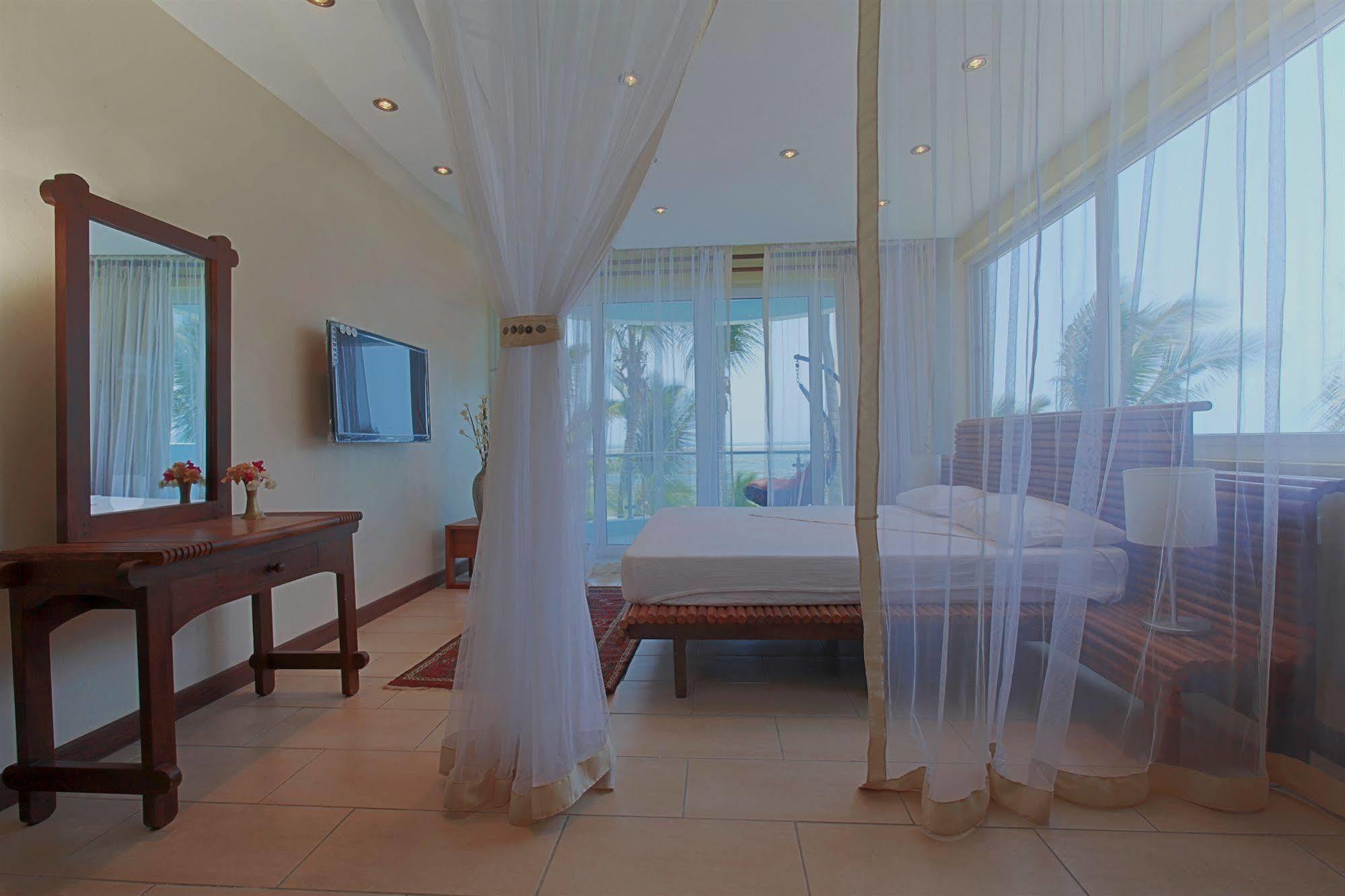 Cowrie Shell Beach Apartments Official Bamburi Exterior foto