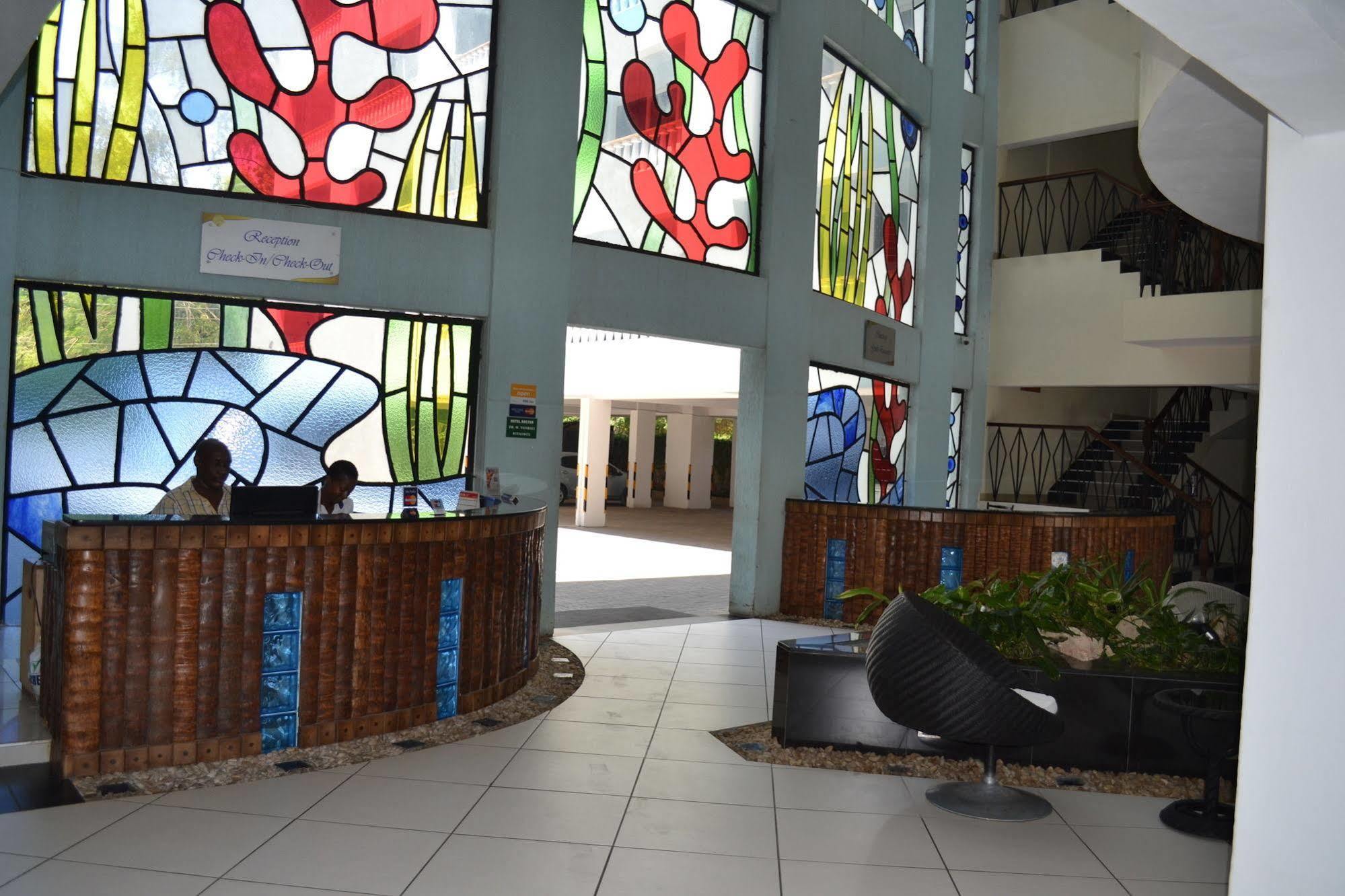 Cowrie Shell Beach Apartments Official Bamburi Exterior foto